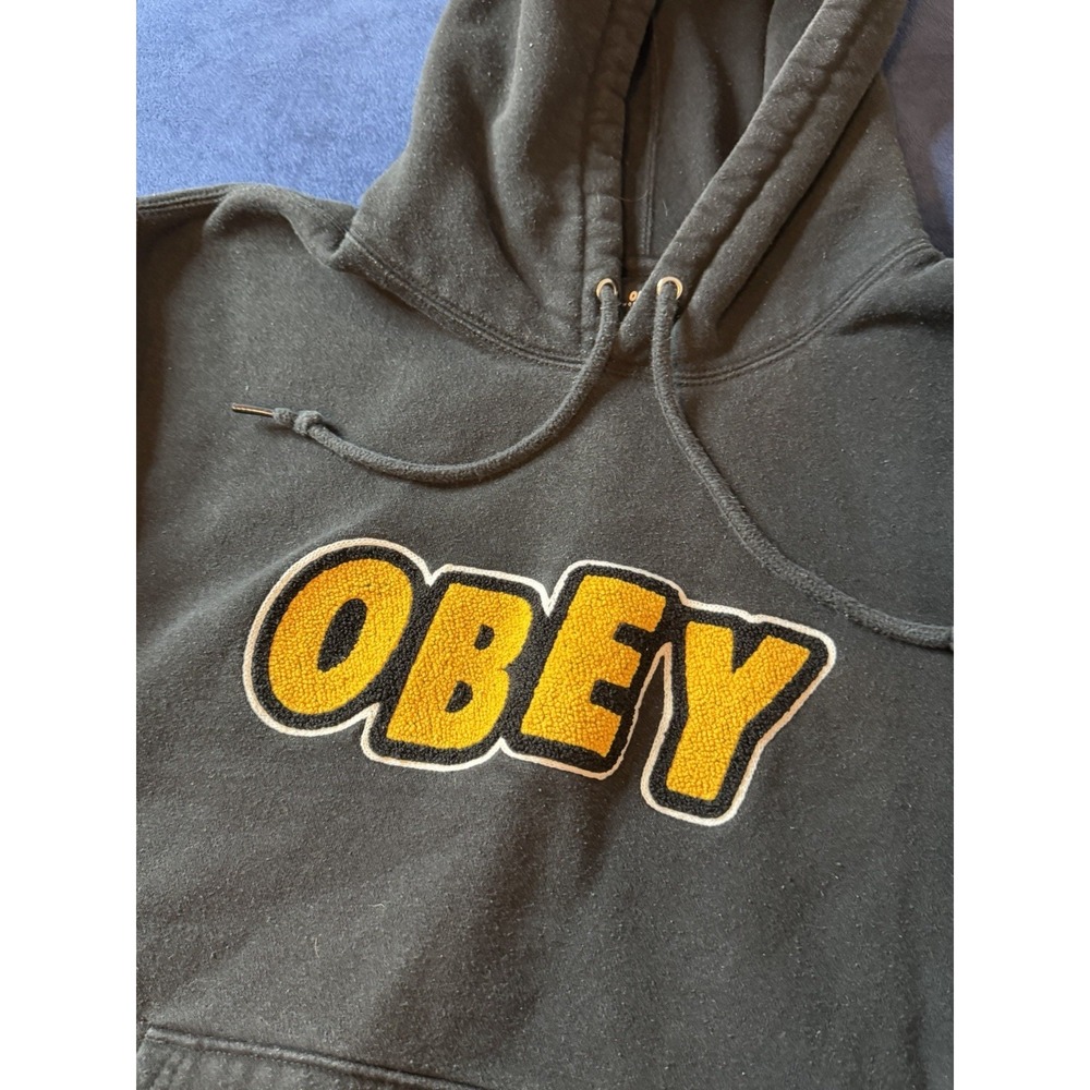 Obey Hoodie Mens Medium Black Yellow Carpet Texture Chenille Logo Pullover Y2K